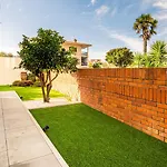 Casa Alvarito בית הארחה פורטונובו